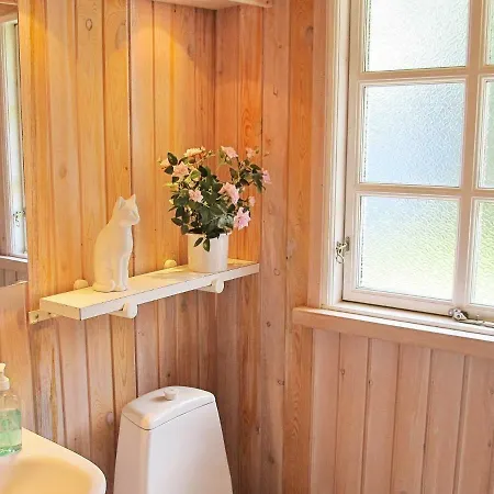 Three-bedroom Holiday In 28 *