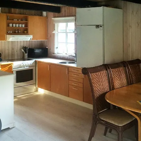 Three-bedroom Holiday In 28 بيت للعطل *
