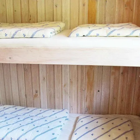 Three-bedroom Holiday In 28 بيت للعطل هالس